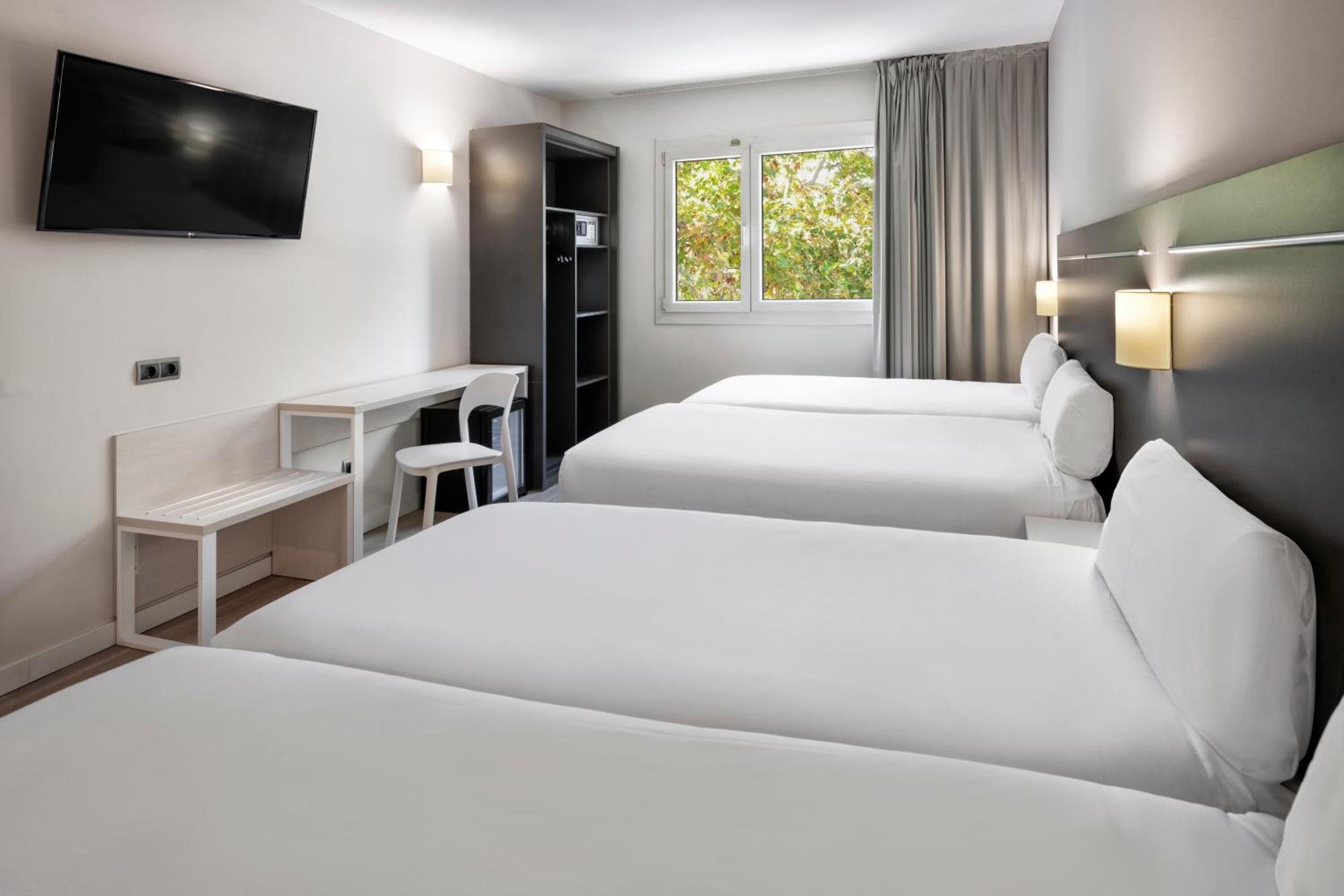 B&B Hotel Barcelona Руби Экстерьер фото