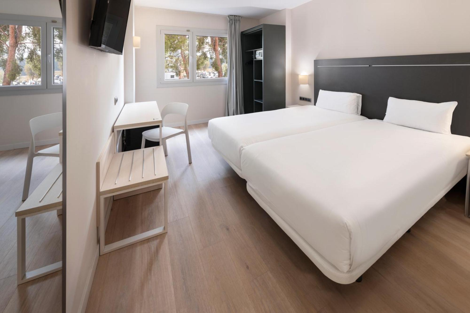 B&B Hotel Barcelona Руби Экстерьер фото