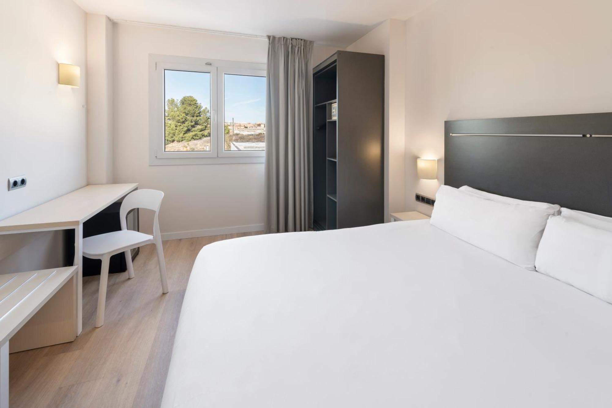 B&B Hotel Barcelona Руби Экстерьер фото