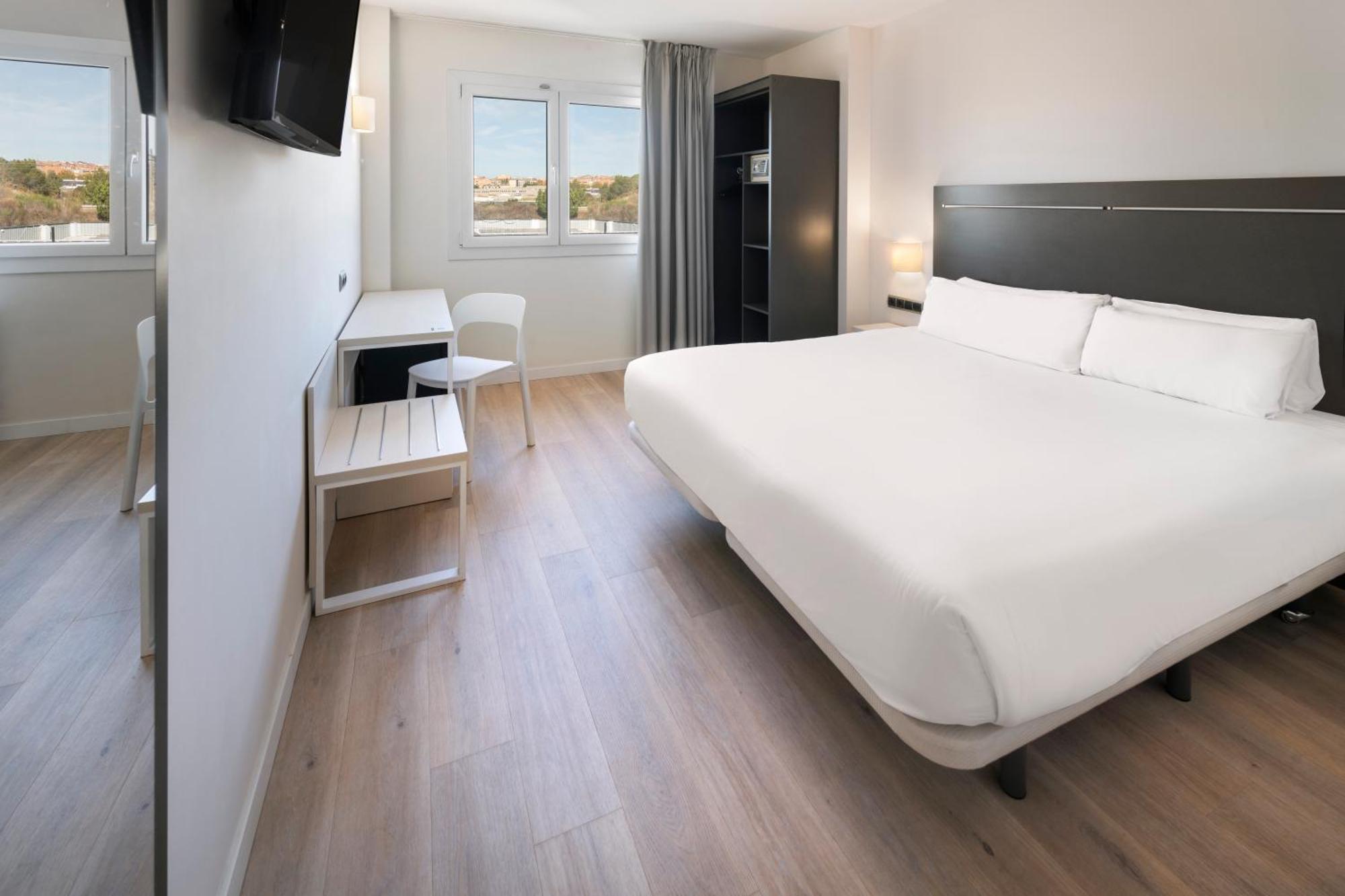 B&B Hotel Barcelona Руби Экстерьер фото