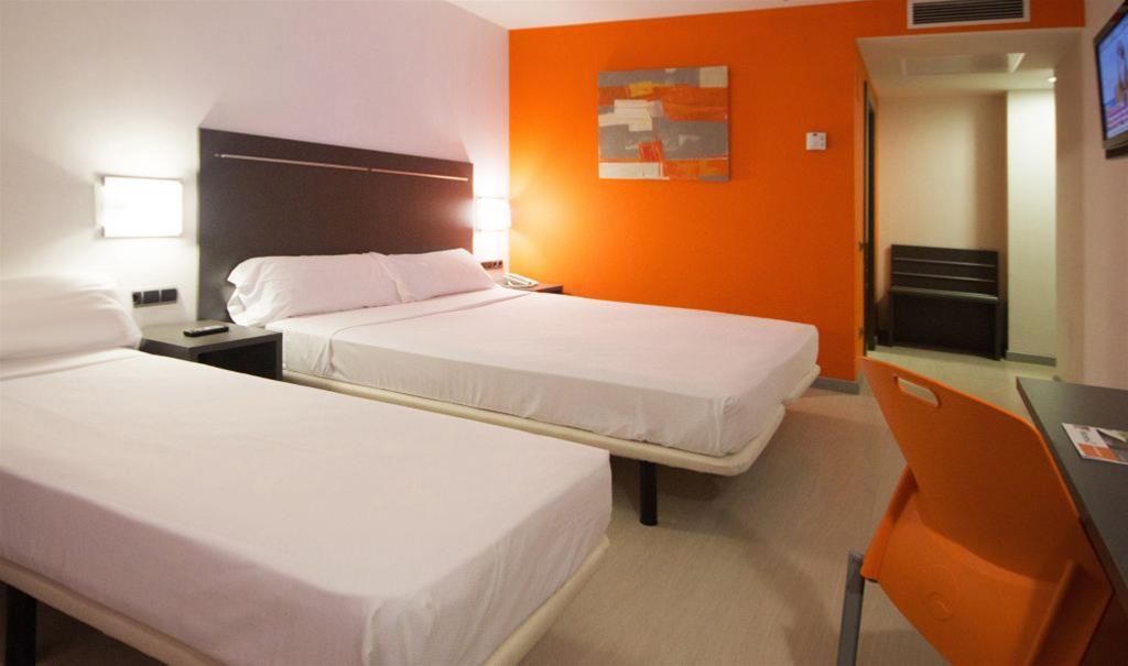 B&B Hotel Barcelona Руби Экстерьер фото