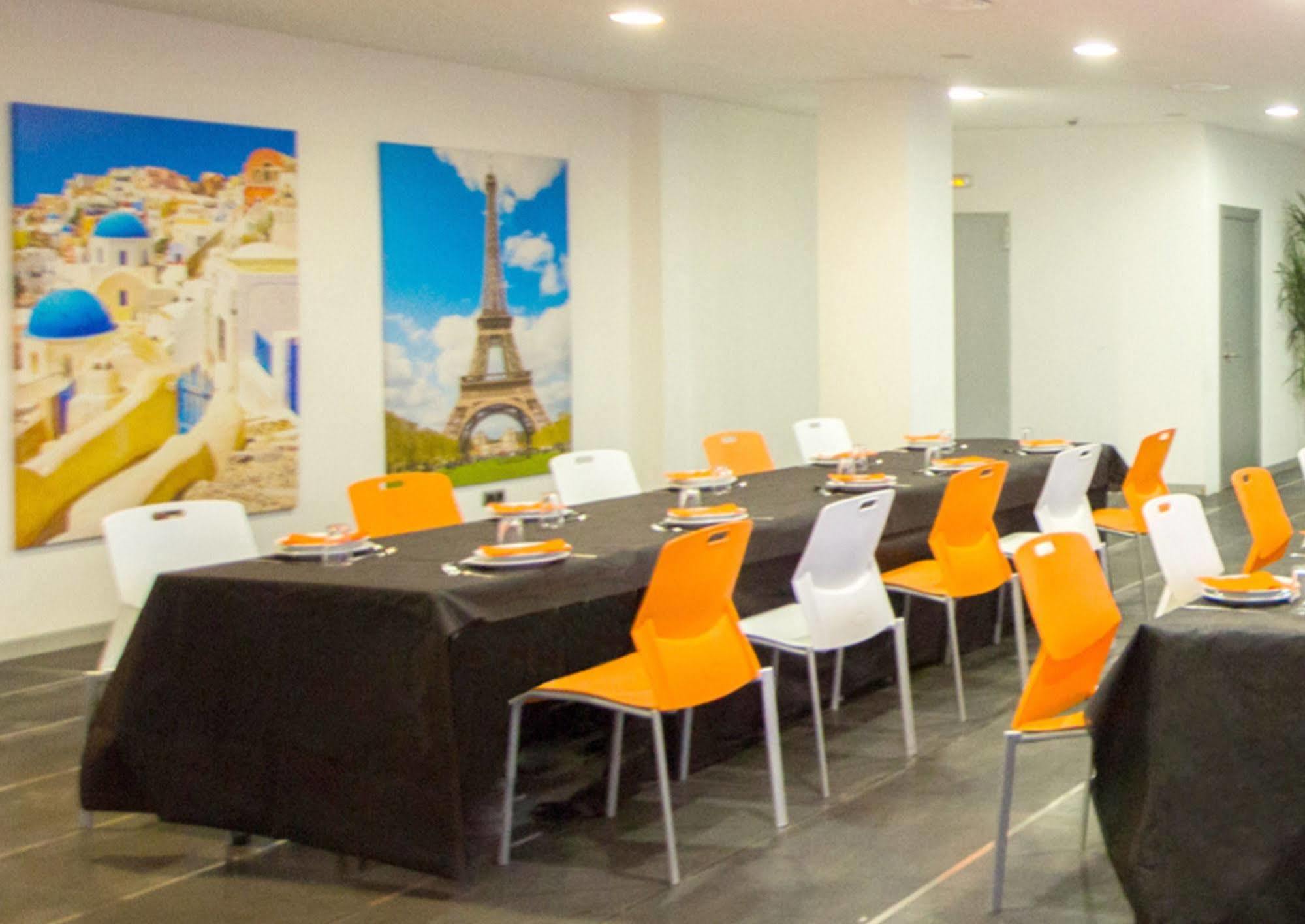 B&B Hotel Barcelona Руби Экстерьер фото