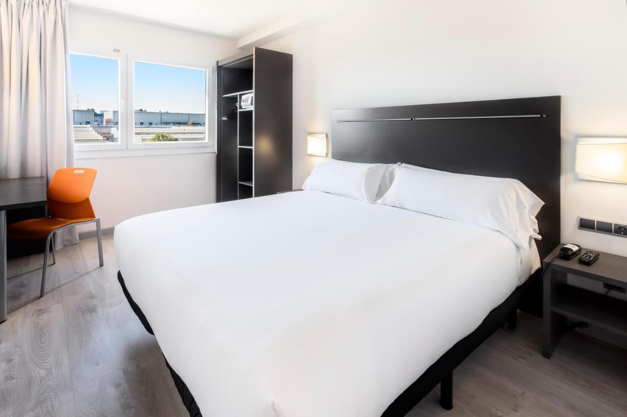 B&B Hotel Barcelona Руби Экстерьер фото