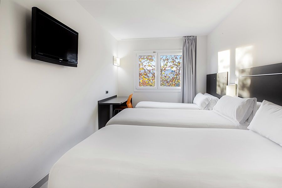 B&B Hotel Barcelona Руби Экстерьер фото